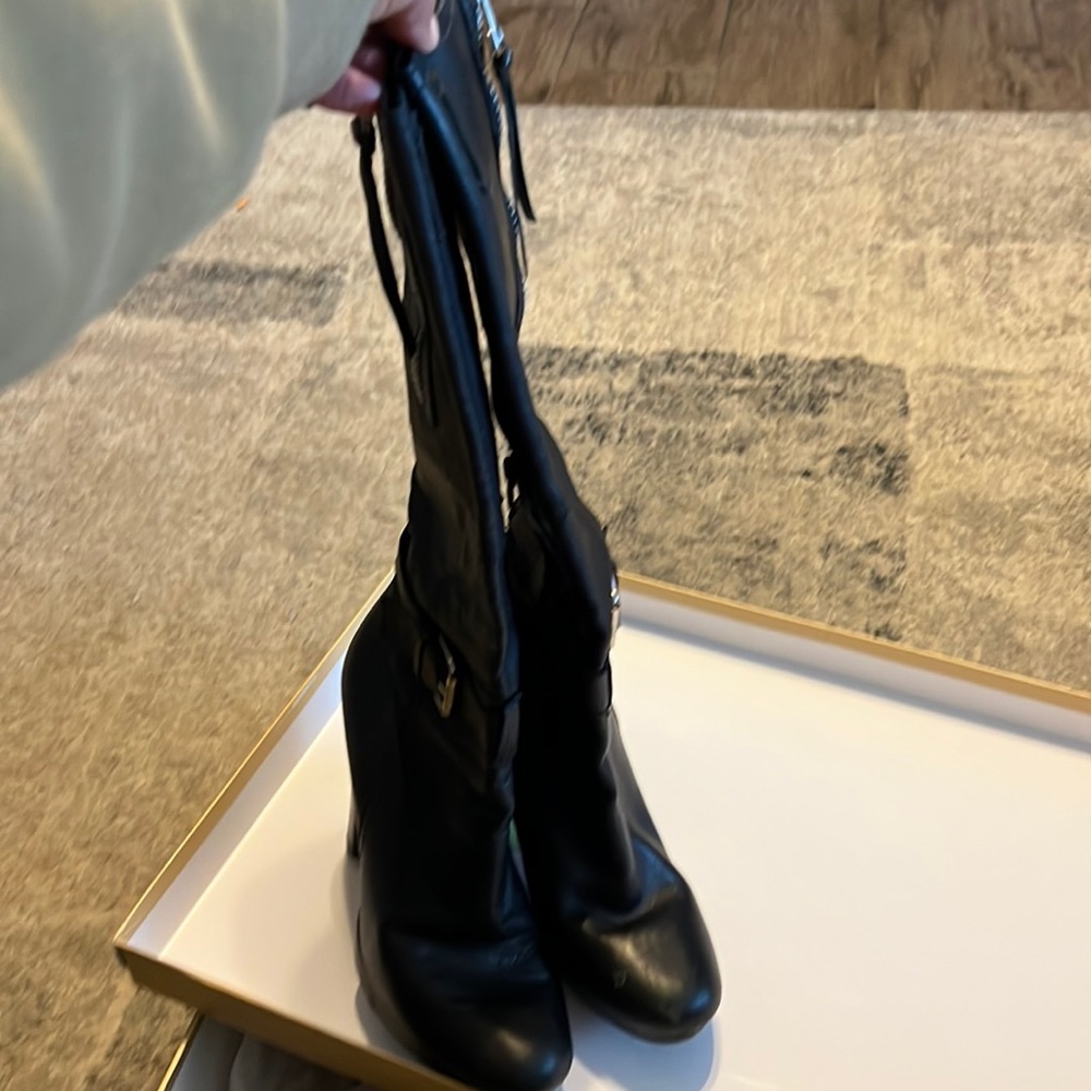 Carlos Santana leather 4 inch boots 7.5
